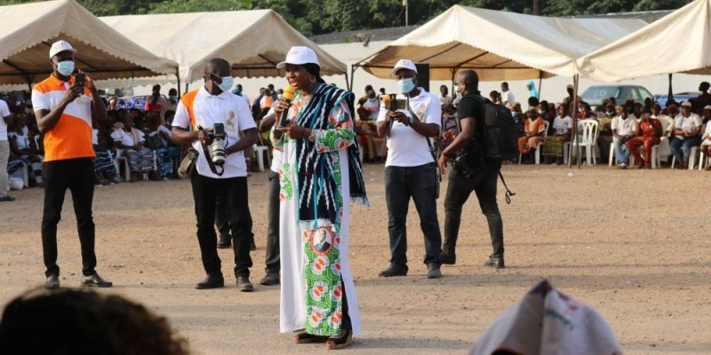 La ministre Kandia Camara convainc les électeurs akans. (Ange Kumassi)
