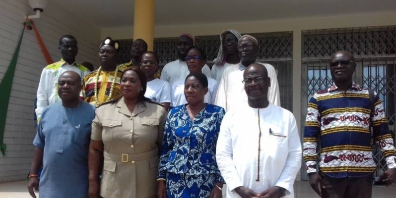 La photo de famille à l'issue de la rencontre. (DR) 