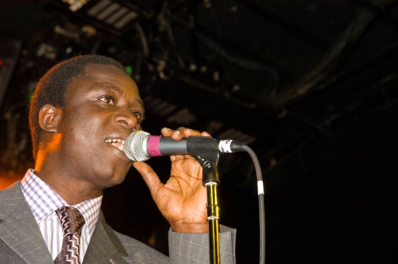 Le chanteur, percussionniste et parolier sénégalais Thione Seck décédé. (DR)