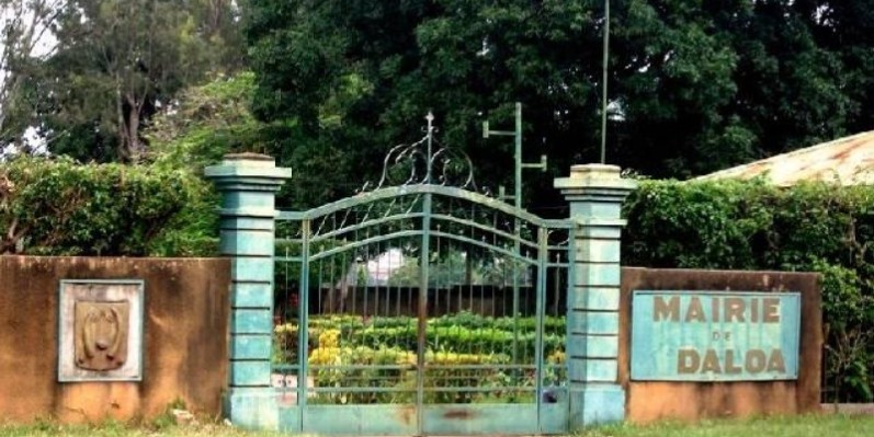 Une vue de l'entrée de la mairie de Daloa. (DR)