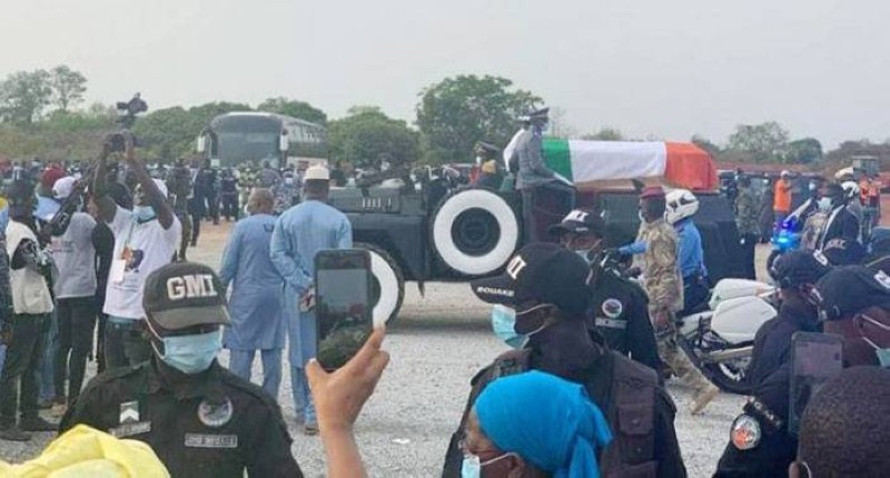 La dépouille mortelle du Premier ministre Hamed Bakayoko arrivée à Séguéla. (DR)
