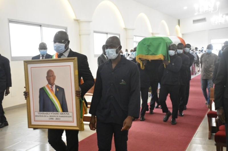 Les sénateurs ont rendu hommage à l’un de leur, Arouna N’Dao arraché à leur affection. 