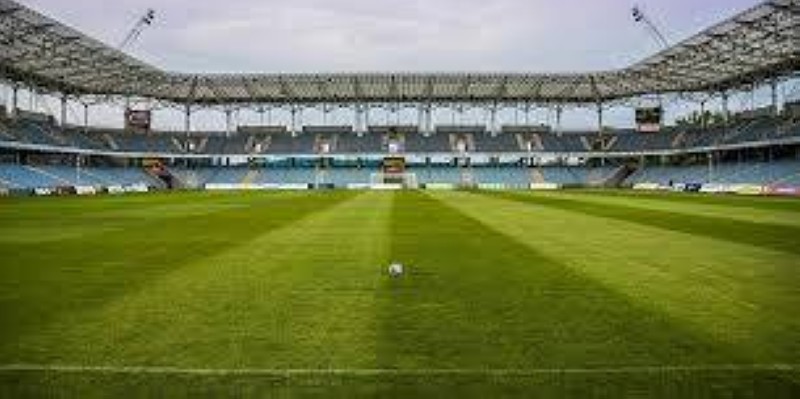 Une vue d'un terrain de football. (DR)