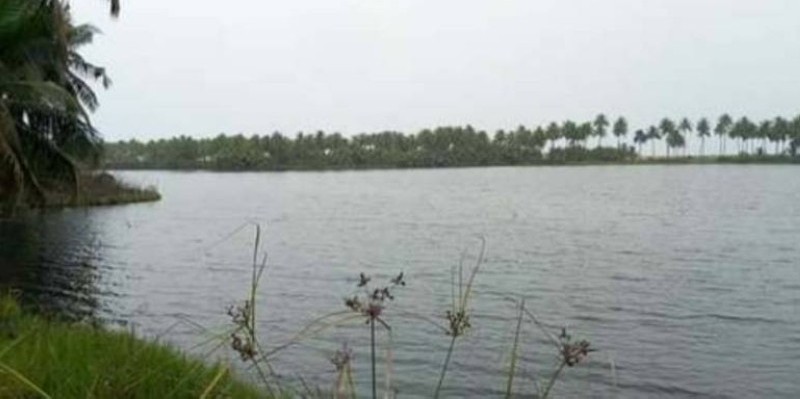 La pirogue transportant les femmes a chaviré dans la lagune. (DR)