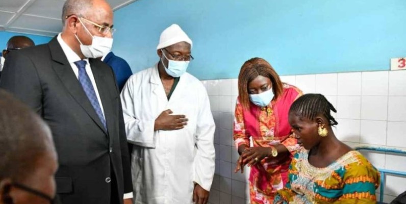 Le Premier ministre Patrick Achi s'est rendu au chevet des malades et a traduit ses encouragements aux familles des victimes. PH CICG