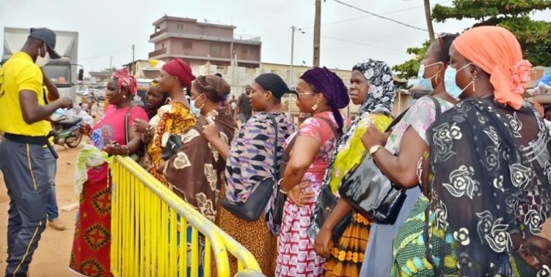 Ces femmes ont été félicitées pour leur contribution à nourrir la population malgré la Covid-19. (DR)