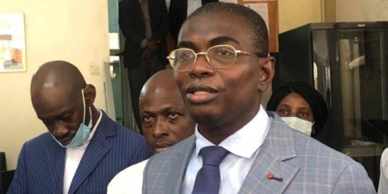 En visite à la Chambre nationale des métiers de Côte d'Ivoire: Félix Anoblé  annonce l'organisation des États généraux de l'Artisanat | FratMat