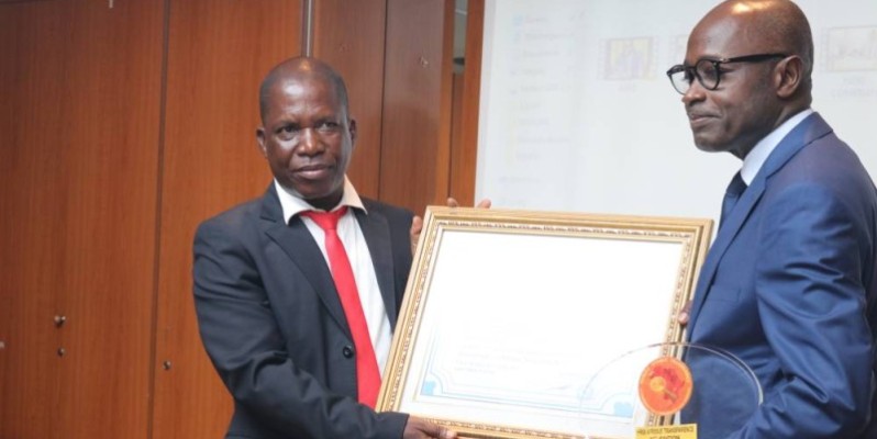 Nandoh Kamenan, meilleur gestionnaire d'établissement supérieur. (Bavane)