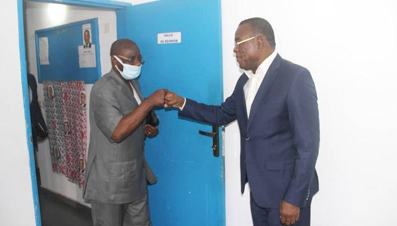 L'ex-ministre Emmanuel Monnet reçu par Affi N'Guessan. (Photo : Sercom FPI)