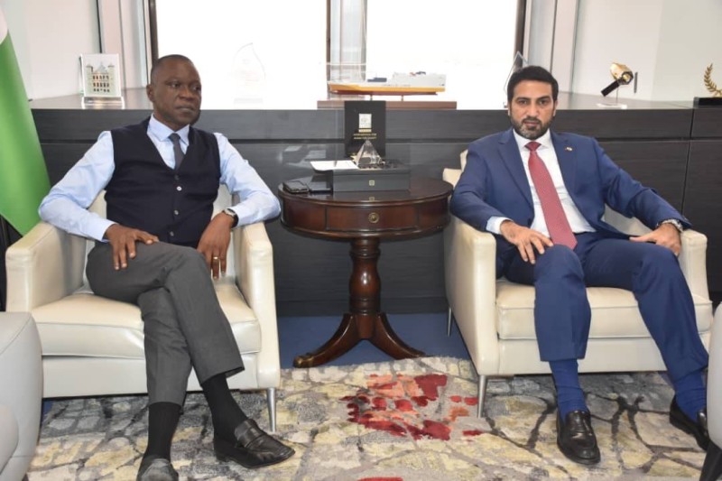 L’Ambassadeur du Qatar, M. Jaber Al-Marri et le Ministre des Transports, Amadou Koné.