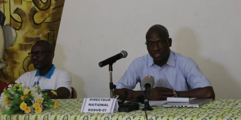 Le directeur général de SOS Villages d'enfants Côte d'Ivoire (au micro) annonce de belles festivités pour cette année. (Bavane)