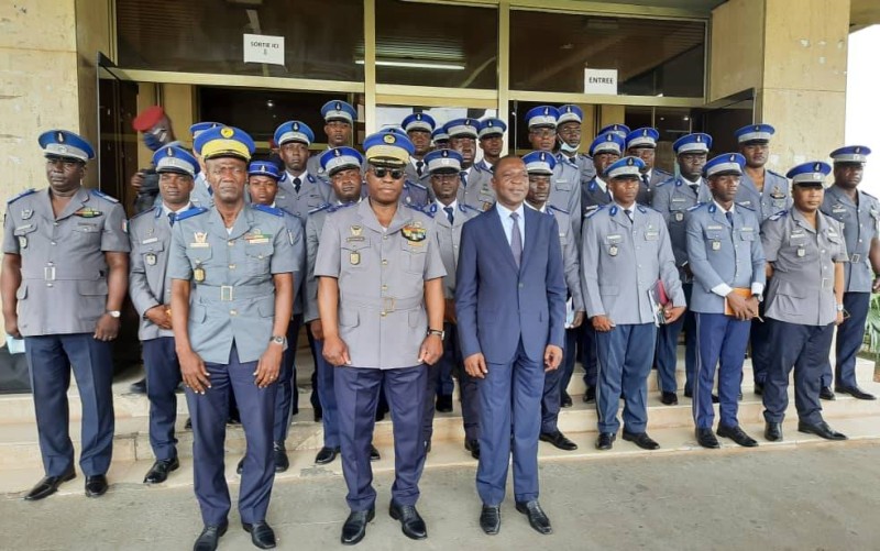 Le Ministre Amadou Koné lors de l'installation des gendarmes inspecteurs (Ph: Ministère des Transports)