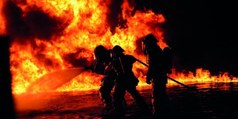 combattre le feu, une mission aussi difficile. (DR)