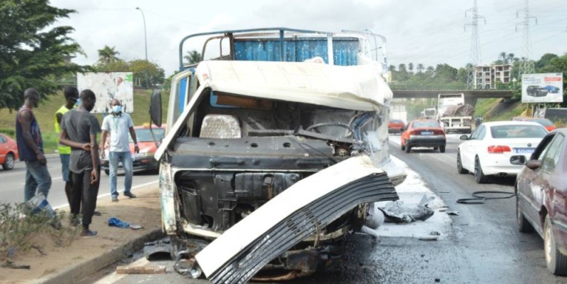 Une vue du camion à la base de l'accident. (Photo : Julien Monsan)