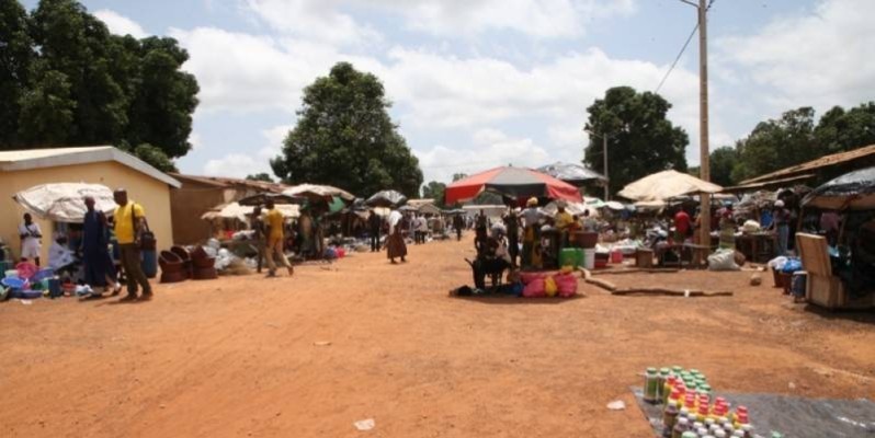Les villages ivoiriens  situés à quelques encablures de la frontière avec le Burkina Faso, comme ici à Sikolo, sont convoités par des bandits. (DR)