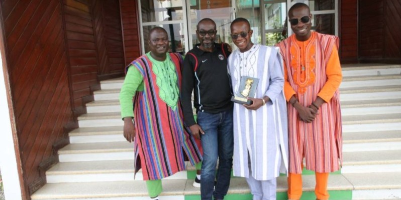 Des artistes burkinabè qui font le zouglou à merveille (Poro) 