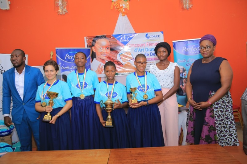 Les 4 lauréates du Collège Notre Dame de la Paix qui ont remporté 3 prix sur 5. (DR)