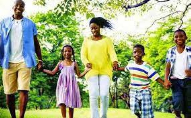 Une famille est un maillon essentiel de la société. (DR)