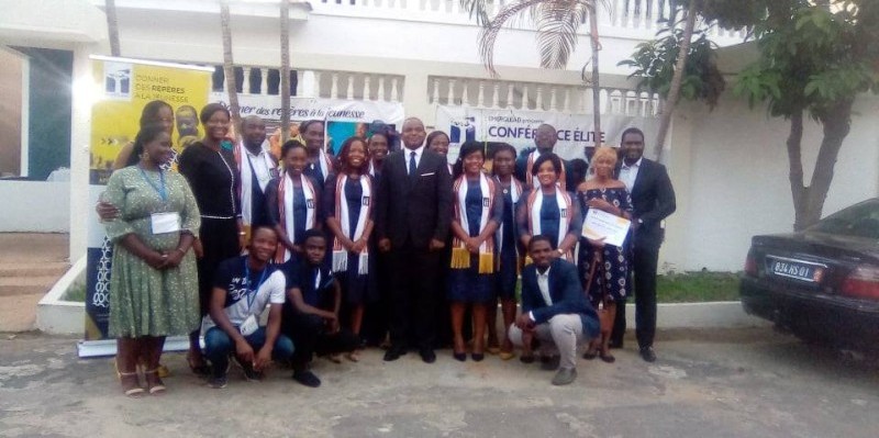 Le parrain Vincent Toh Bi Irié a partagé sa vision du monde avec ses filleuls. (DR)