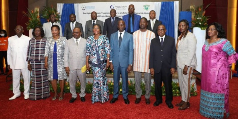 Des ministres et experts du cames. (Photo : Bosson Honoré)