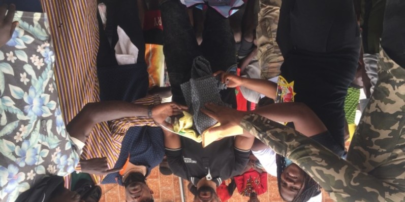 Donateurs et bénéficiaires ont immortalisé cette belle action de portée sociale. (Photo : DR)