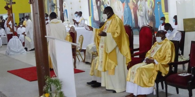 Le curé Hilaire Manglé. (DR)