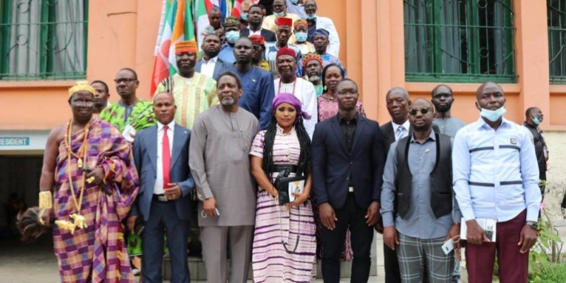 La photo de Famille à l'issue de la conférence de presse. (DR)