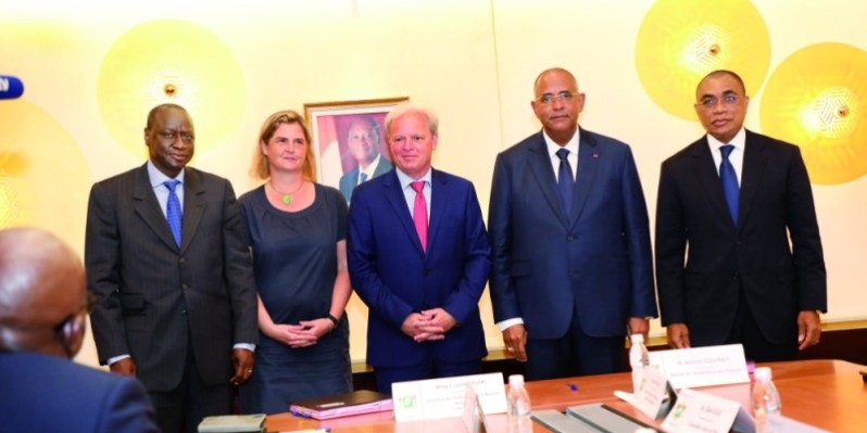 Ce prêt de 200 millions de dollars permettra au gouvernement ivoirien de faciliter le commerce et la mise à niveau technologique ainsi que l’accès des entreprises ivoiriennes à des financements. (Photos : Honoré Bosson)