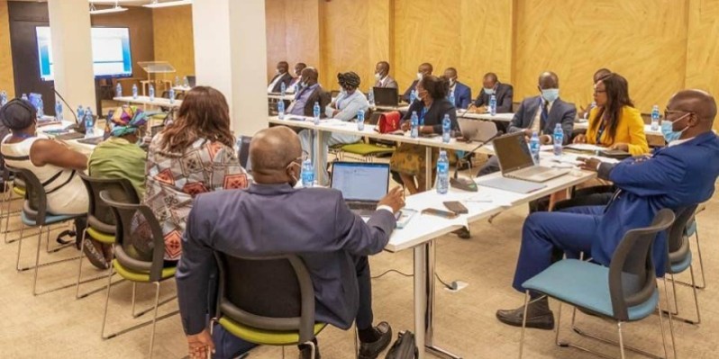 Le budget interne 2021 du ministère de l'hydraulique au cœur d'un atelier. (DR)