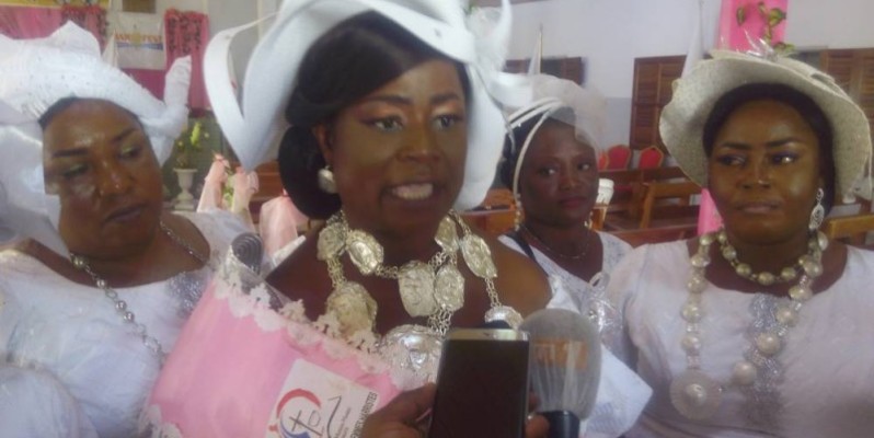 Djro Hélène heureuse de se voir porter à la tête des femmes de son église. (DR)
