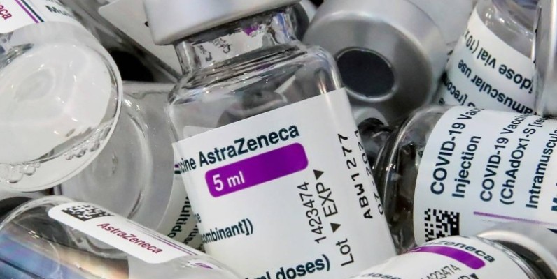 Une vue des doses de vaccin d'Astra Zeneca. (DR)