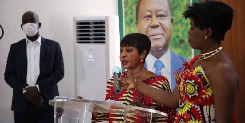 Mme Henriette Konan Bédié au pupitre. (DR)
