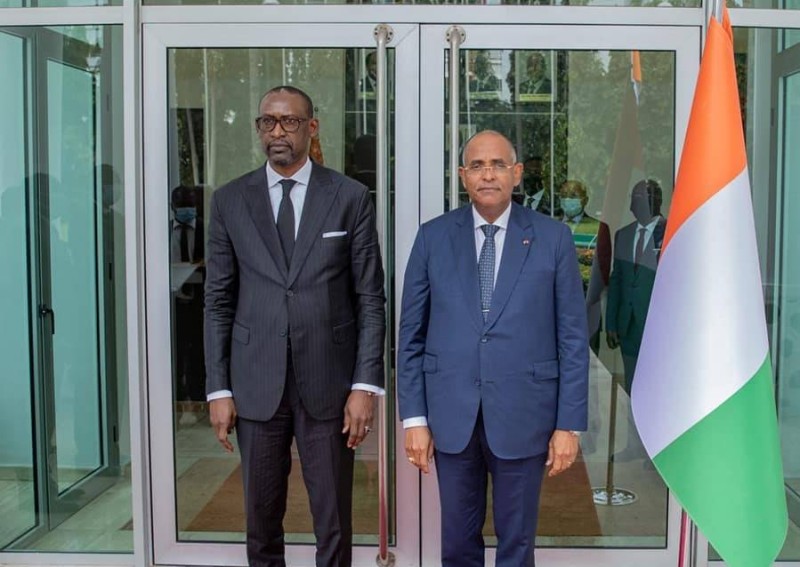 Le Premier ministre Patrick Achi et l'émissaire le ministre malien des Affaires Etrangères et de la Coopération, Abdoulaye Diop