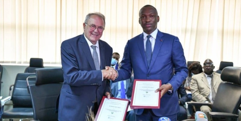 Le ministre Mamadou Touré et Jacques Godfrain, en phase pour le développement du service civique ivoirien. (DR)