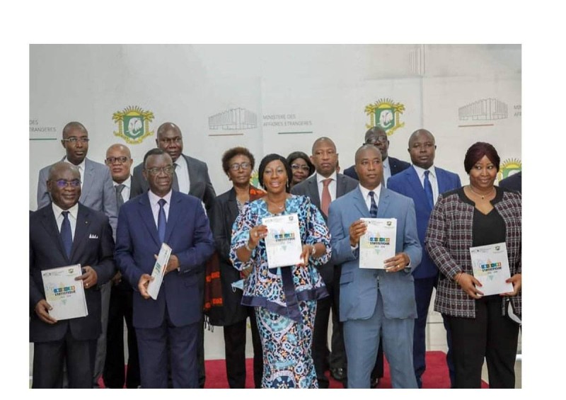 Cet annuaire statistique est un inventaire des activités du du ministère d’Etat, ministère des Affaires Etrangères, de l’Intégration africaine et de la Diaspora, pendant la période 2012-2017.