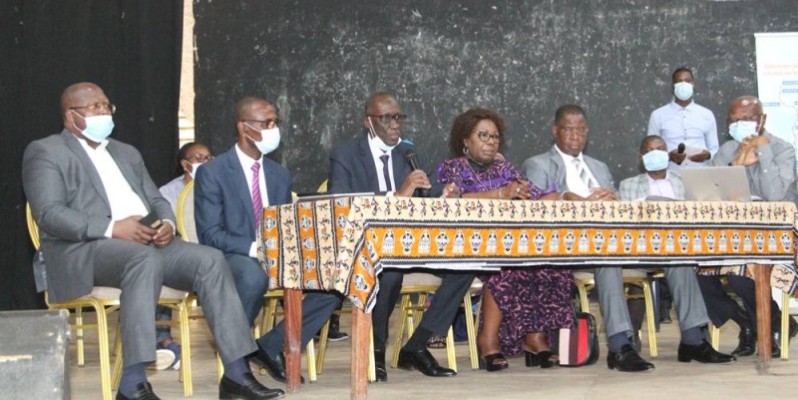 Les acteurs de la mise en œuvre du projet ont échangé avec les populations impactées vivant à Abobo. ( Photo : Véronique Dadié)