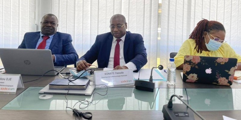 Daouda Konaté (au centre), directeur de la météorologie nationale. (Photo : DR)