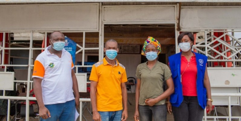 Grâce à ce projet, Edith N’Guessan (2e à partir de la droite) a pu se réintégrer. (DR)