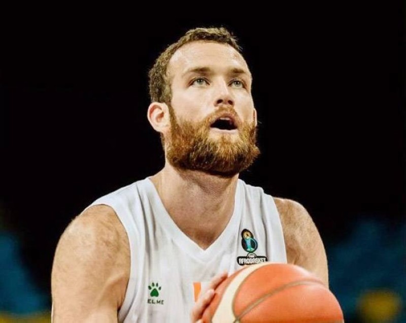 Matthew Costello, l'Eléphant basketteur blanc. (DR)