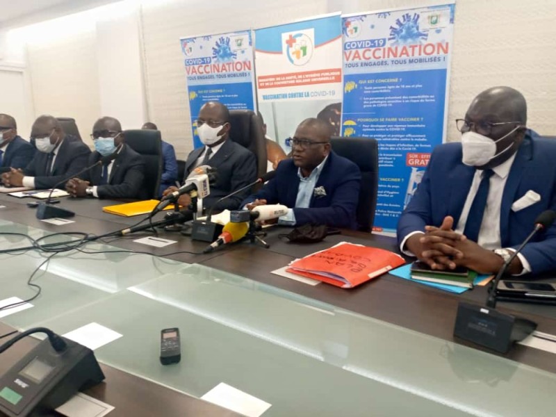 Le ministre de la Santé, de l’Hygiène publique et de la Couverture maladie universelle Pierre Dimba et le comité de veille ne négligent aucun détail pour épargner la Côte d’Ivoire d’une épidémie d’Ebola.