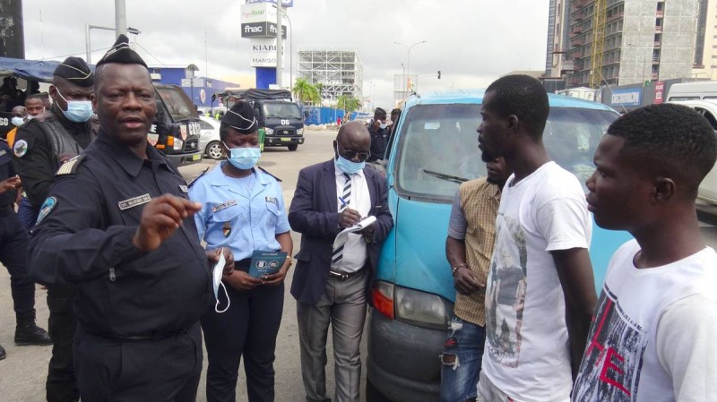 Le Préfet de police Dosso Siaka insistant sur les règles de conduite (Photo: Dgpn)