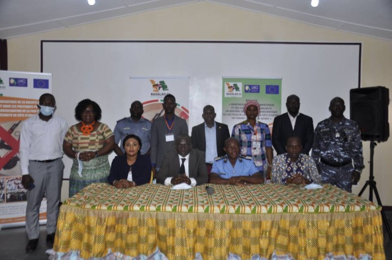 Cette formation a permis de doter les participants d’outils nécessaires pour apporter une contribution significative à la mise en œuvre d’une gouvernance inclusive du secteur de la sécurité en Côte d’Ivoire.