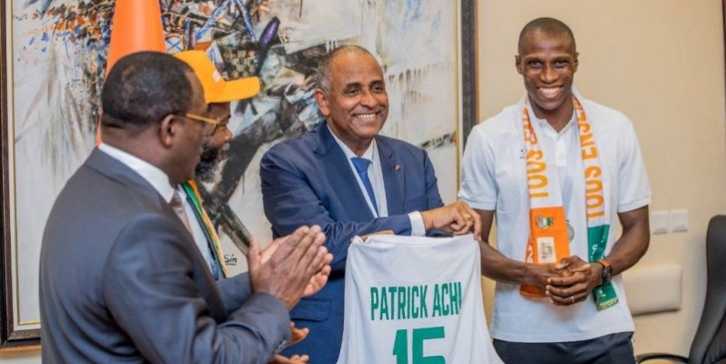 Le Premier ministre Patrick Achi est fier des Éléphants basketteurs. (DR)