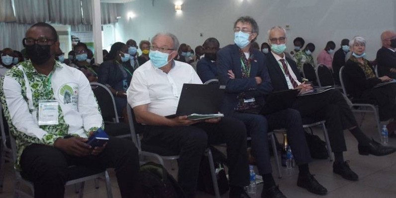 Les enseignants-chercheurs ont effectué nombreux le déplacement d'Abidjan. (DR)
