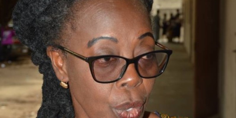 Mme Philomène Koffi, présidente du Coges du Lycée moderne Victor Amagou de Marcory appelle l'Etat au secours. (Photo : Julien Monsan)