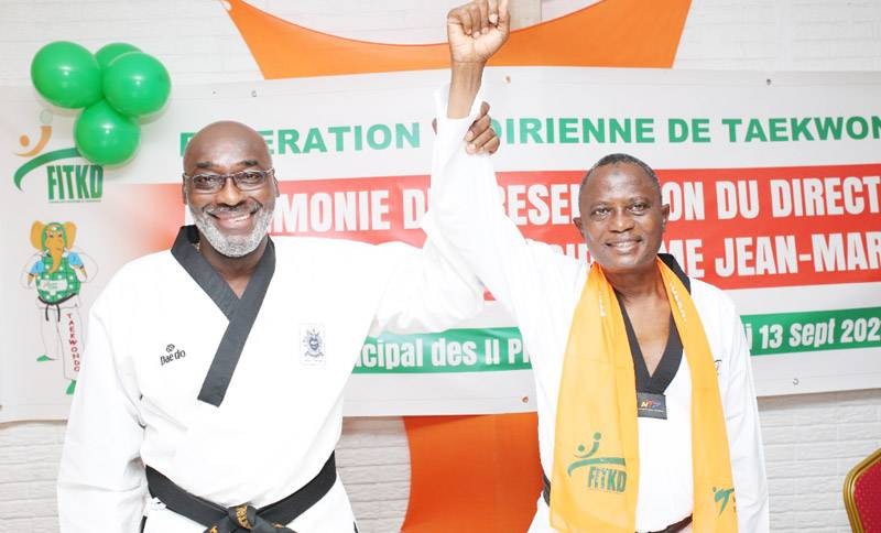 Le candidat Jean-Marc Yacé (à gauche) et son directeur de campagne, Me Koné Roel. (DR)