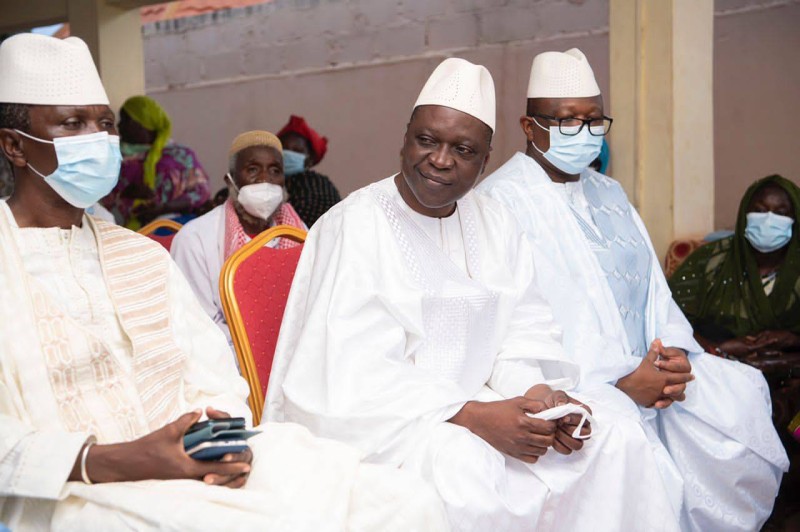 De la droite vers la gauche, les ministres Amadou Coulibaly et Amadou Koné membre de la famille Gon Coulibaly (DR)