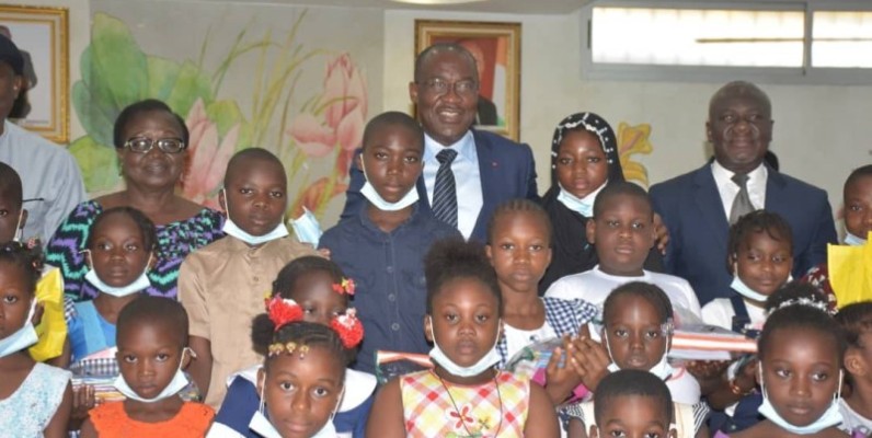 Ce sont 150 élèves qui ont reçu chacun un kit scolaire et un appui financier. (DR)