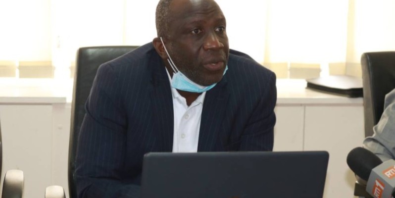 Dr Coulibaly Oumar a expliqué le processus du fonctionnement de la carte Cmu. (DR)