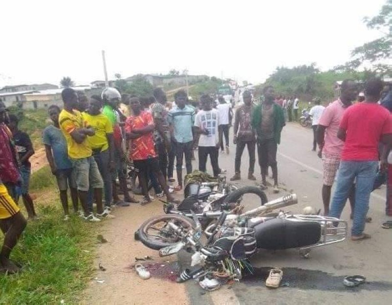 Une collision de mostos fait 5 morts1